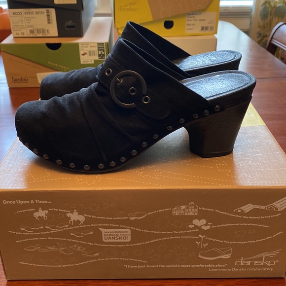 Dansko suede mules. Size 39 - Picture 3 of 11